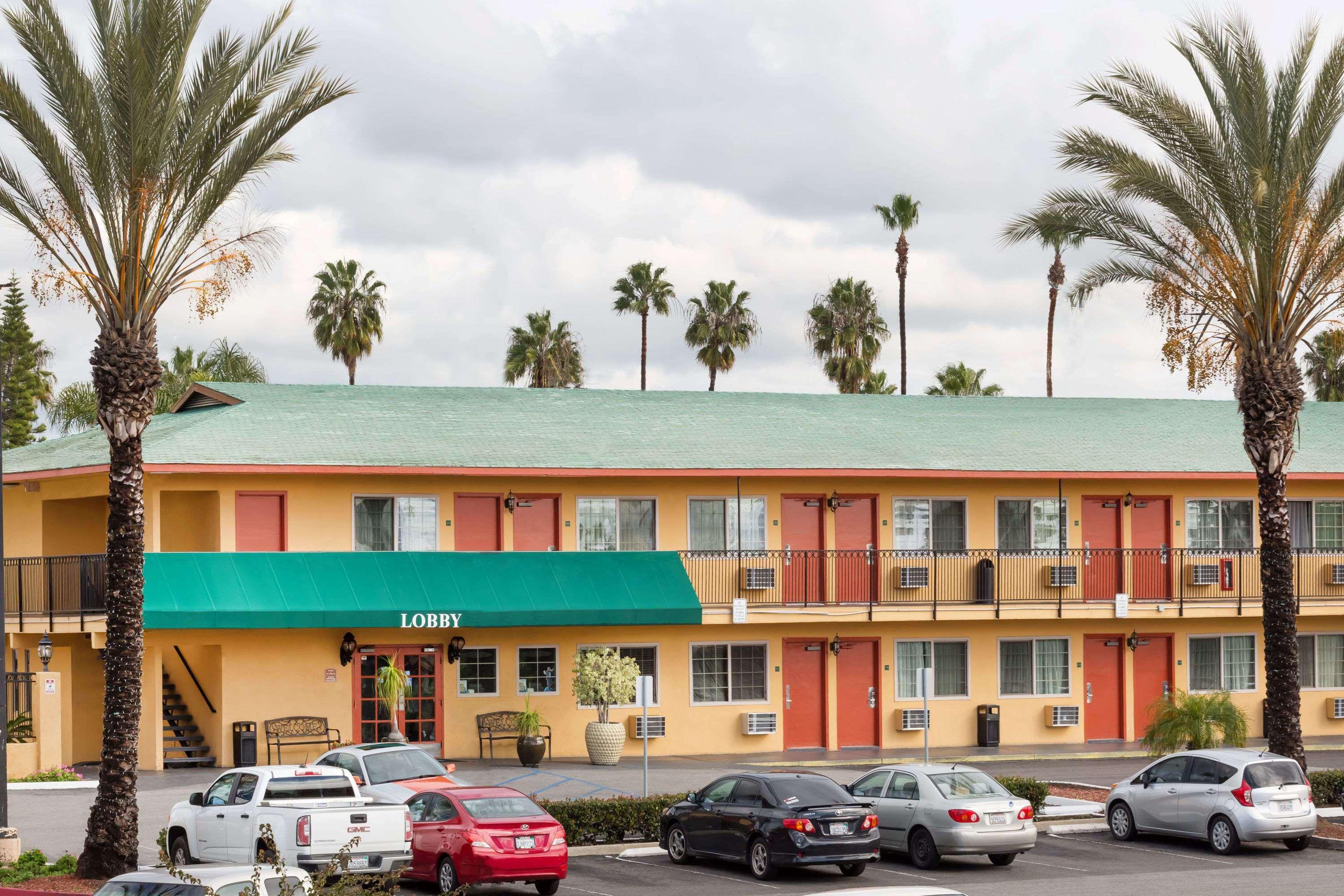 Econo Lodge Oceanside Exteriör bild
